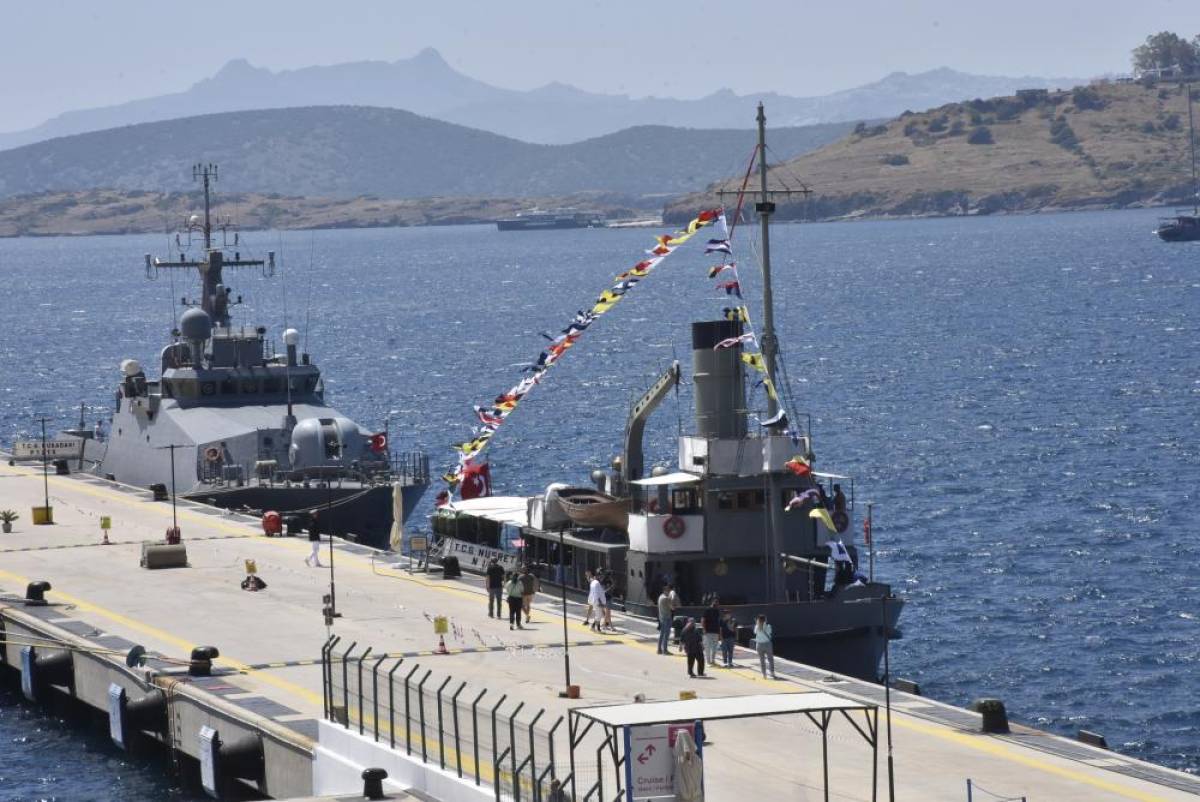 Bodrum'da, TCG Nusret Müze Gemisi ziyarete açıldı