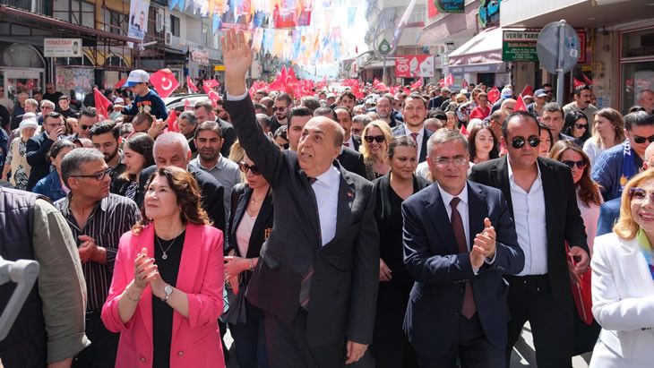 “300 METRE YOLU 8 AYDA YAPAMAYIP  OY İSTİYORLAR!”