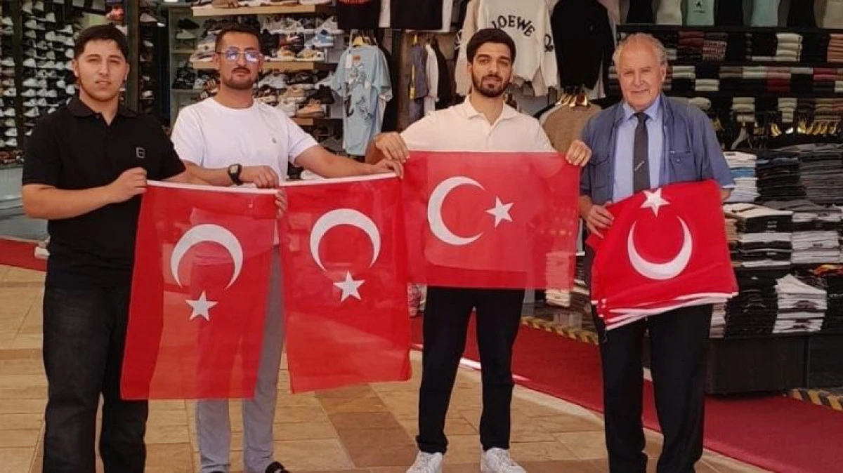 ADD Bodrum&rsquo;u Kırmızı Beyaza B&uuml;r&uuml;d&uuml;