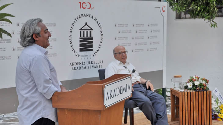 Akademia Bahçesinde Bodrum Prof. Ahmet Arslan ve Felsefe Buluştu