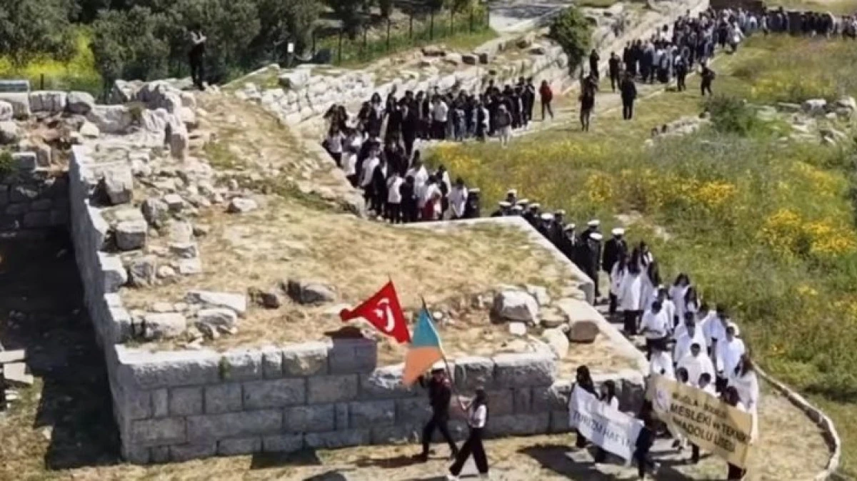 Akademia Vakfı&rsquo;nın G&uuml;n Y&uuml;z&uuml;ne &Ccedil;ıkardığı Halikarnassos Surları&rsquo;nda Turizm Haftası! 