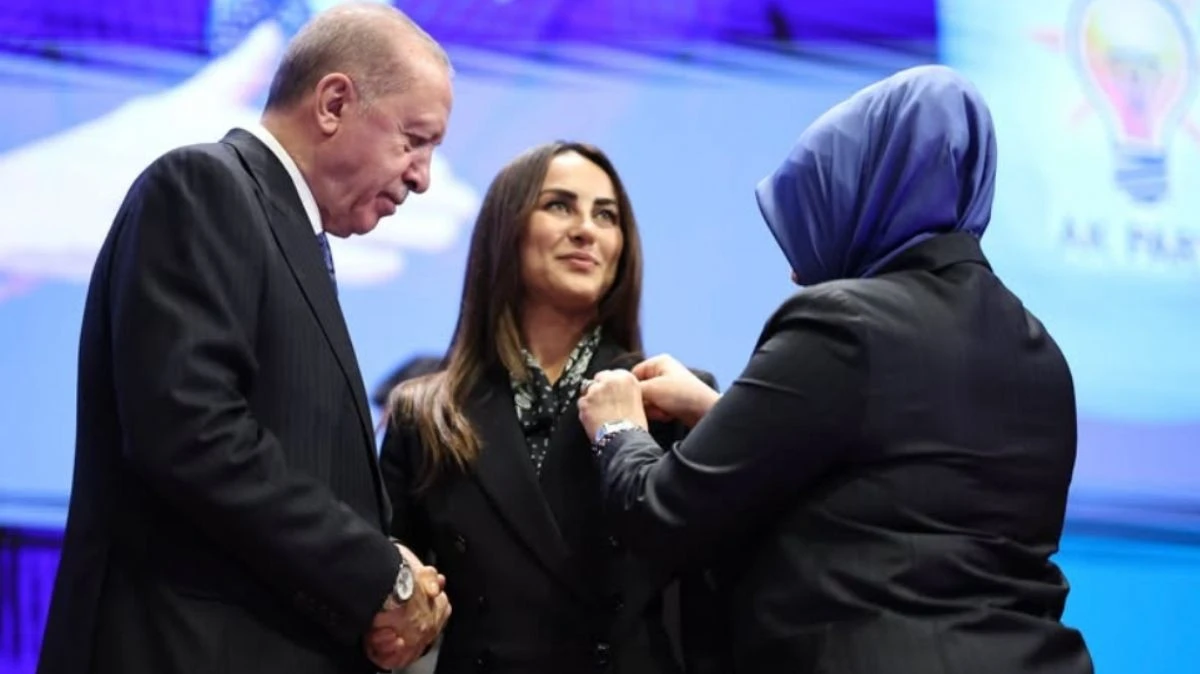 Asuman G&uuml;lsoy AK Parti&rsquo;ye Neden Ge&ccedil;tiğini A&ccedil;ıkladı!