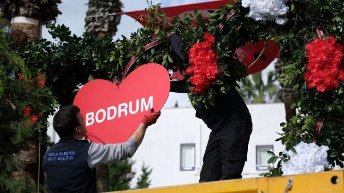 Bodrum&rsquo;da 14 Şubat Gecesi Meydan Doldu Taştı