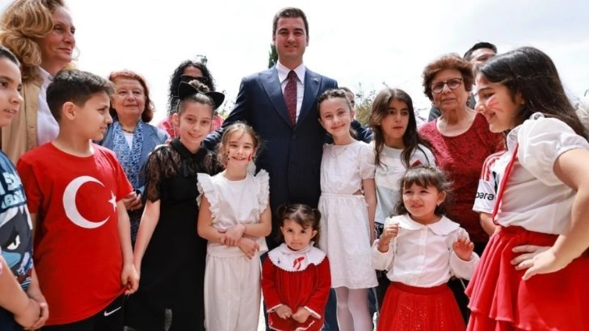 Bodrum&rsquo;da 23 Nisan Coşkusu Kente Yayıldı