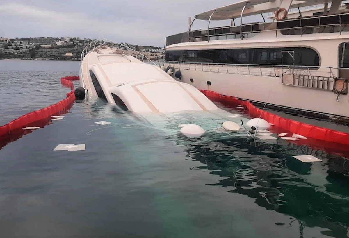 Bodrum’da 31 Metrelik Yat Battı