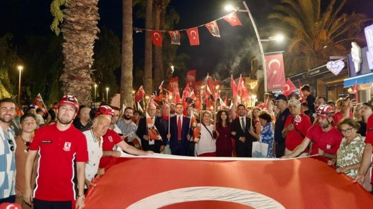 Bodrum&rsquo;da Binlerce Kişi Zafer İ&ccedil;in Y&uuml;r&uuml;d&uuml;