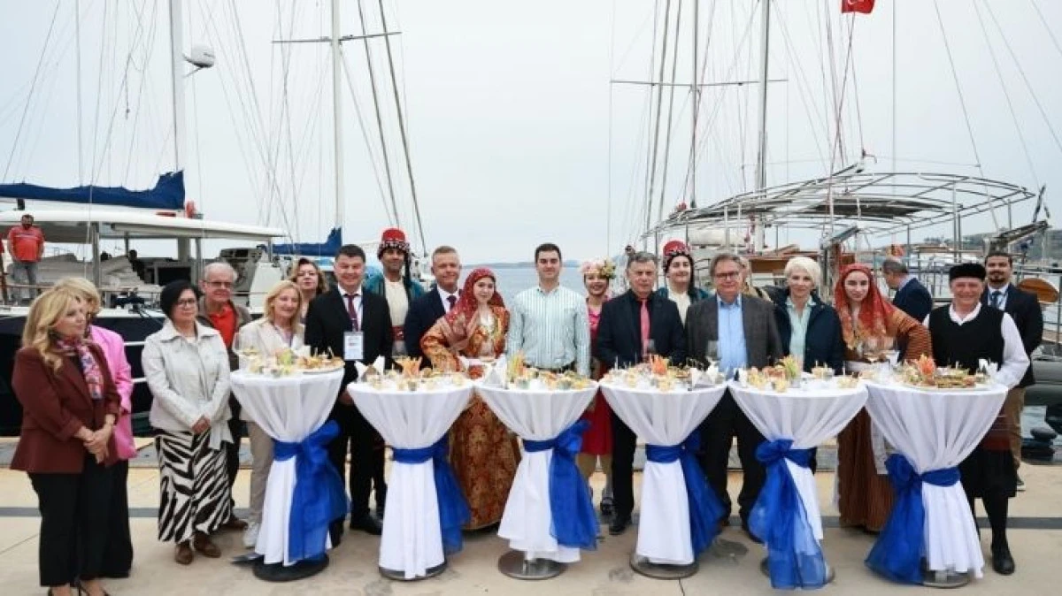 Bodrum&rsquo;da Ege&rsquo;ye Dostluk Mesajı
