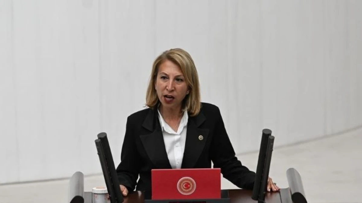 CHP&rsquo;li Derici&rsquo;den İktidara Sert &Ccedil;ıkış! &ldquo;Ayağınızı Denk Alın!&rdquo;