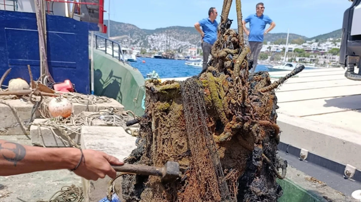 Deniz değil çöplük! Tam 30 ton!