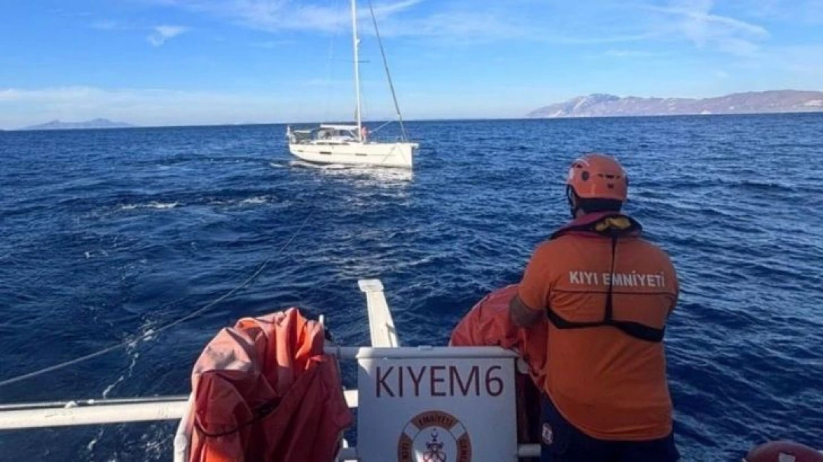 Denizde Mahsur Kalan 2 Kişi Kurtarıldı