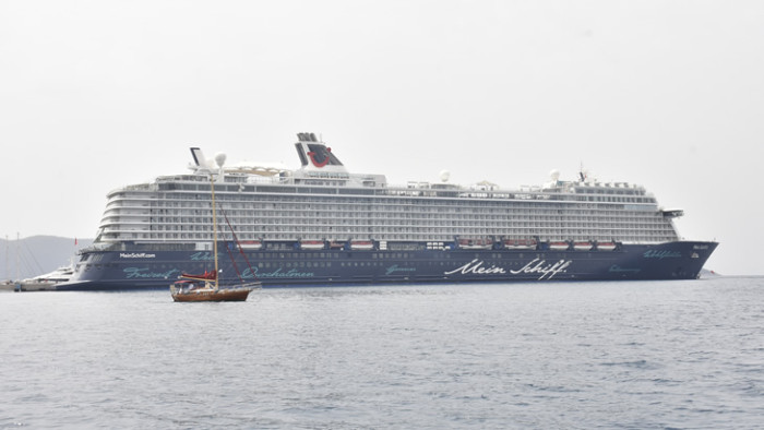 Dev gemi Bodrum'a 2 bin 571 turist getirdi