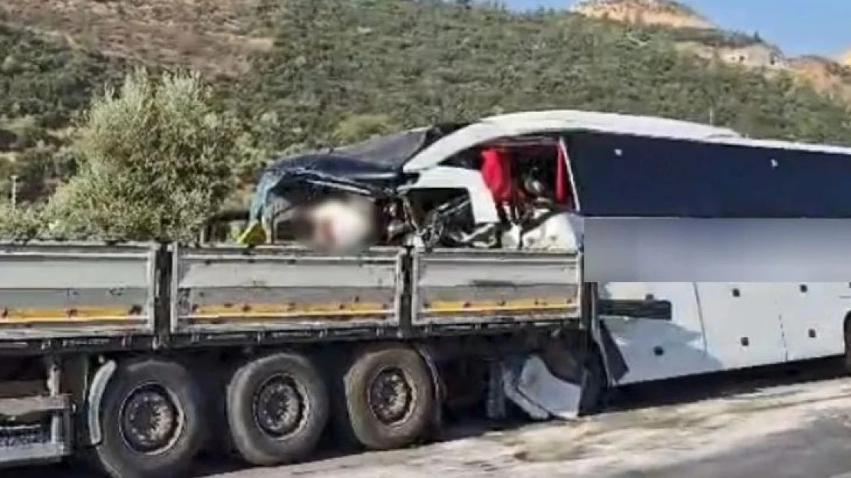 Katliam Gibi Kaza! 2 Kişi Hayatını Kaybetti