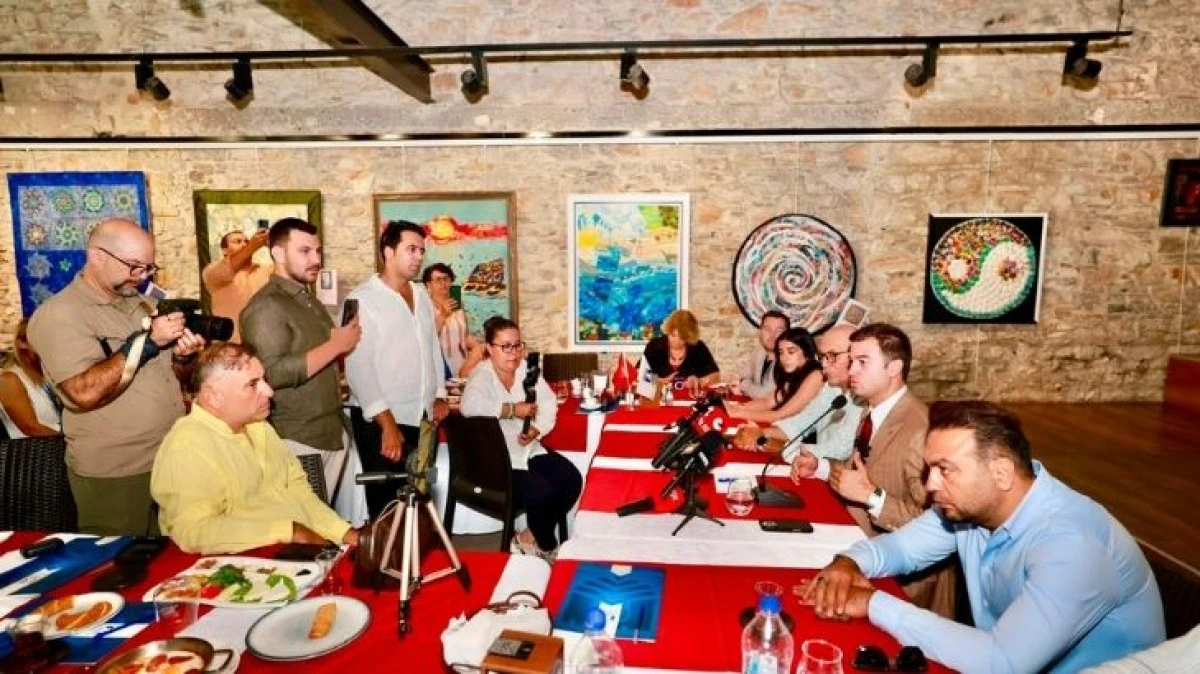 Mandalinci: "G&uuml;ndemim Bodrum, CHP'den Ayrılmıyorum"