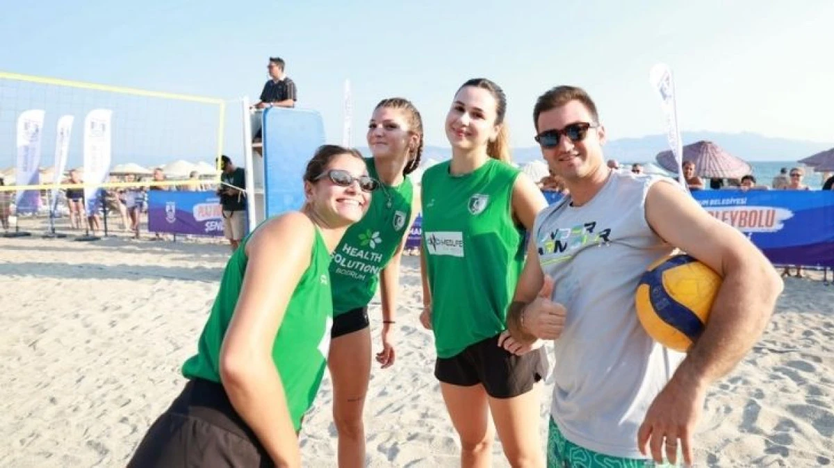 Plaj Voleybolu Şenliği&rsquo;nde Şampiyon Fener Burnu